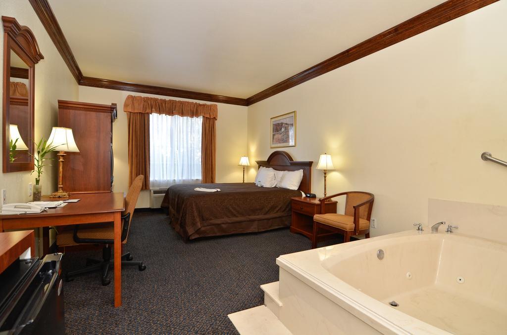 Best Western Fort Worth Inn And Suites Zewnętrze zdjęcie